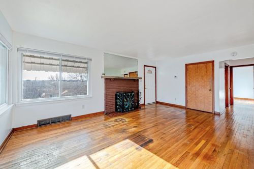 212 Paul Dr, New Kensington PA  15068-2907 exterior