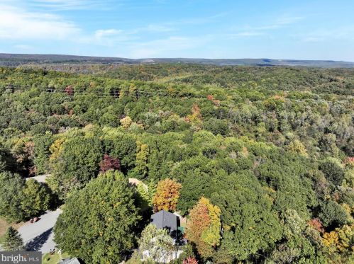 826 Pinewood Dr, Primrose PA 17901-9544 exterior