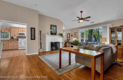 111 Autumn Rd, Lakewood NJ  08701-1622 exterior