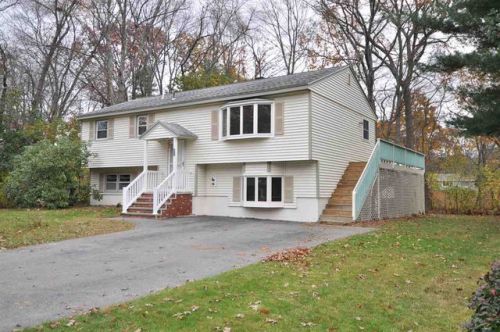 23 Cypress St, Salem, NH 03079-3828