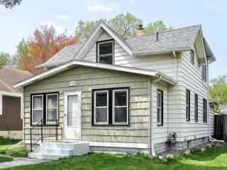4106 Minnehaha Ave, Minneapolis, MN 55406-3340
