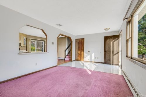 22 Mohawk Rd, Plainville, CT 06062-1813