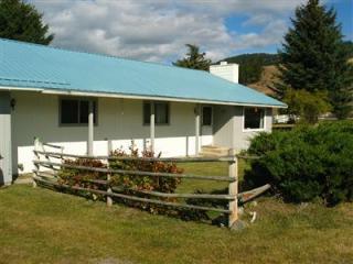 2194 Chesaw Rd, Oroville, WA 98844-9655
