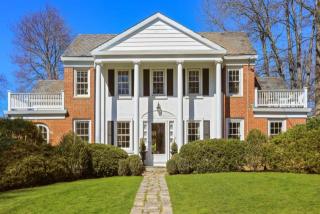 9 Robin Hill Rd, Scarsdale, NY 10583-2607