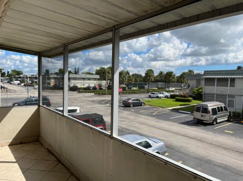 653 Monaco, Delray Beach FL  33446-1951 exterior