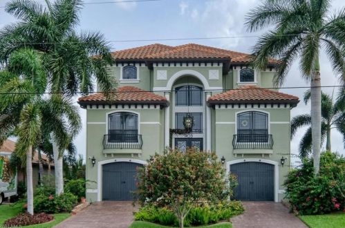 903 18th St, Cape Coral, FL 33909-5310