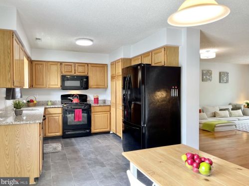 76 Shrewsbury Pl, Princeton NJ  08540-6315 exterior