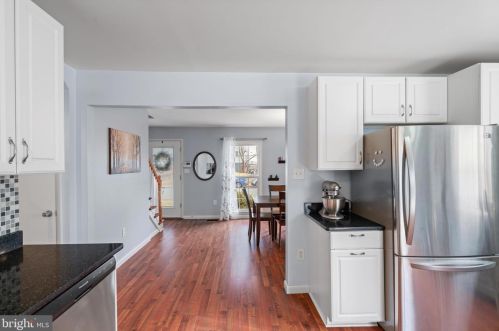 13760 Mellowdew Ct, Woodbridge VA  22193-4432 exterior