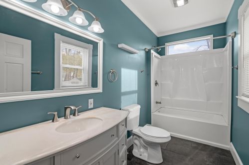 640 Mast Rd, Goffstown NH  03045 exterior