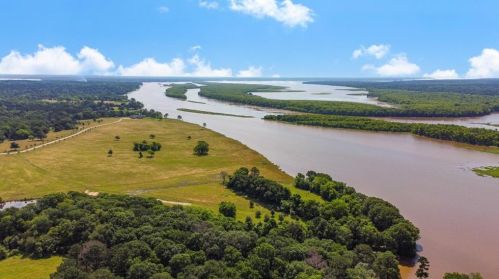 208 Cv Vw Dr, Chita TX  75862-8446 exterior