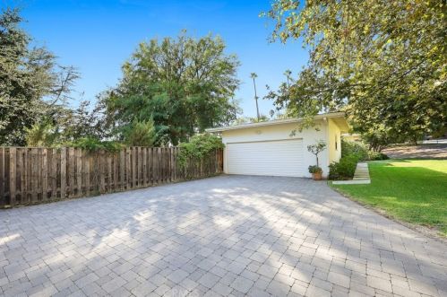 2222 Mendocino Ln, Altadena CA  91001-2816 exterior