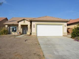 806 New Zealand Dr, Bakersfield, CA 93307-5774