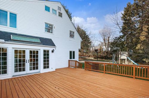 80 Donnybrook Rd, Scarsdale NY  10583-6704 exterior