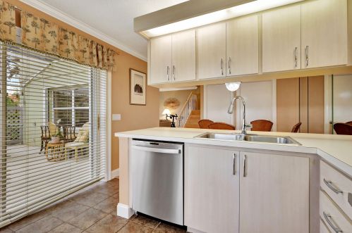 1928 Stratford Way, West Palm Beach, FL 33409-7612