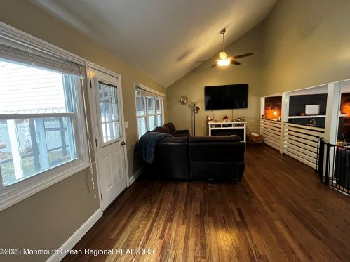 26 Racoon Dr, Hazlet NJ  07730-1418 exterior