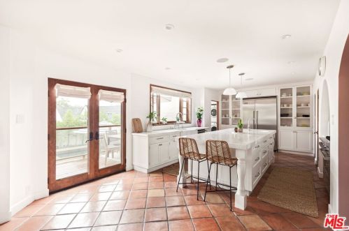 1114 Mountain St, Glendale CA  91207-1834 exterior