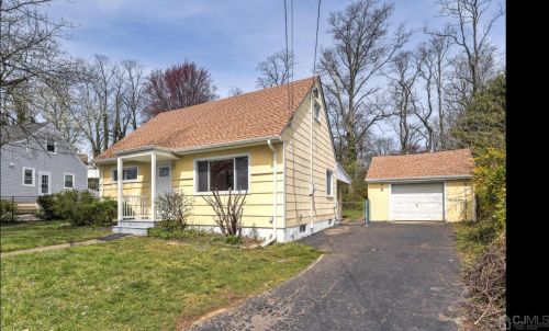 23 Diamond Ct, East Brunswick, NJ 08816-4314