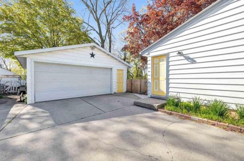 845 Stony Brook Ln, Green Bay, WI 54304-2127