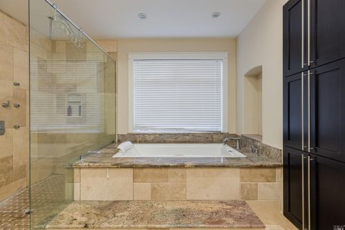 1857 Alice Dr, Penngrove CA  94951-9750 exterior