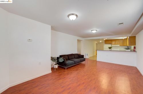 2406 16th St, Oakland, CA 94601-1005