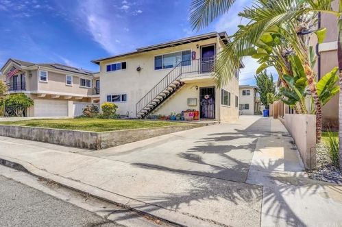 2204 Voorhees Ave, Redondo Beach, CA 90278-2448