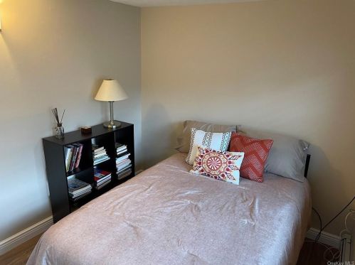 1 Parkside Dr, Airmont NY  10901-7601 exterior