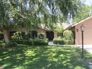 4463 Palm Ave, Fresno, CA 93704-3621