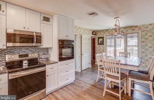 631 Edge Park Dr, Tavistock NJ  exterior