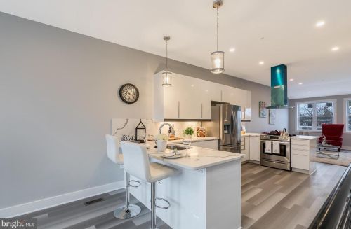 429 20th St, Washington, DC 20002-4703