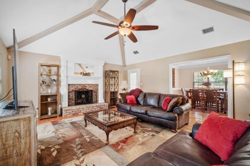 833 Boulevard Of The Champions, Shalimar FL  32579-2154 exterior