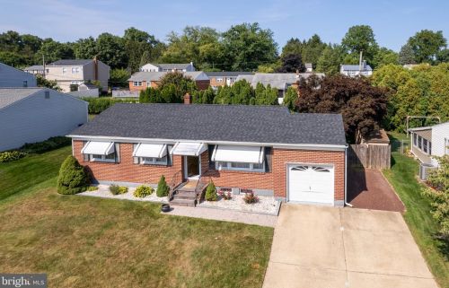 607 Mckennans Church Rd, Wilmington, DE 19808-2372