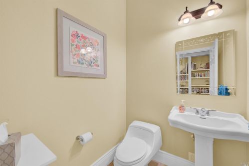 3959 Skyhawk Ln, Vacaville CA  95688-9516 exterior