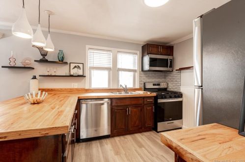 53 Grant St, Milford CT 06460-5310 exterior