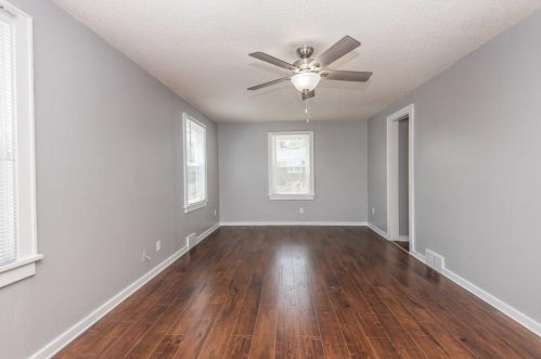 5225 54th St, Milwaukee, WI 53218-3332