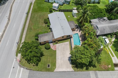 774 Prima Vista Blvd, Fort Pierce FL  34952-2275 exterior
