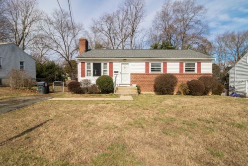 13412 Greenacre Dr, Woodbridge, VA 22191-1814
