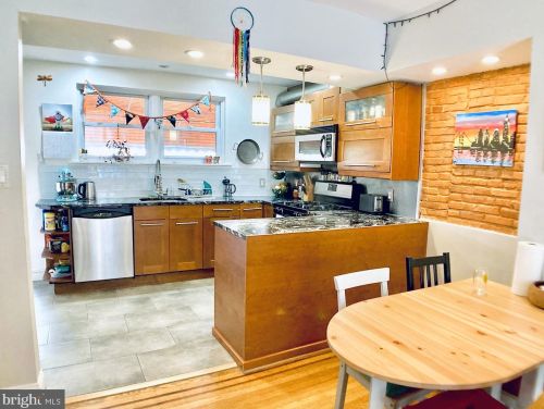 1522 Camac St, Philadelphia PA  19147-6208 exterior