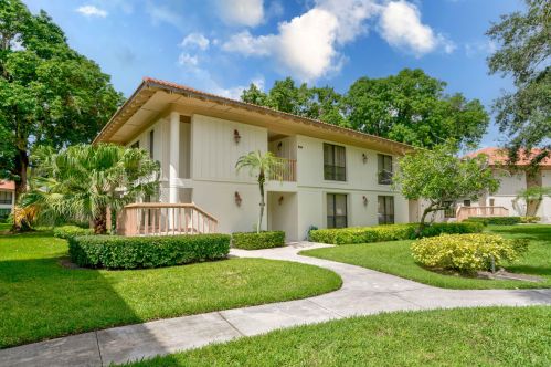 634 Brackenwood Cv, West Palm Beach, FL 33418-9001
