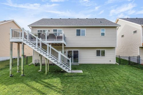12439 Midway Cir, Minneapolis, MN 55449-6228