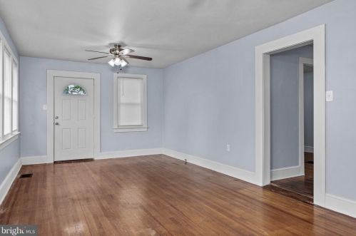 302 Franklin Ave, Beverly NJ  08010-1808 exterior