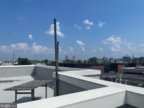 988 Marshall St, Philadelphia PA  19123-1307 exterior