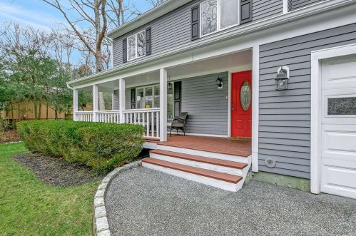 31 Woodville Rd, Shoreham, NY 11786-1302