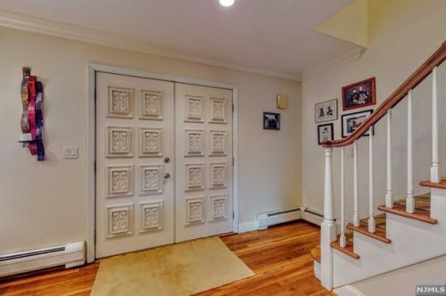 4 Joan Ter, Montvale, NJ 07645-2309