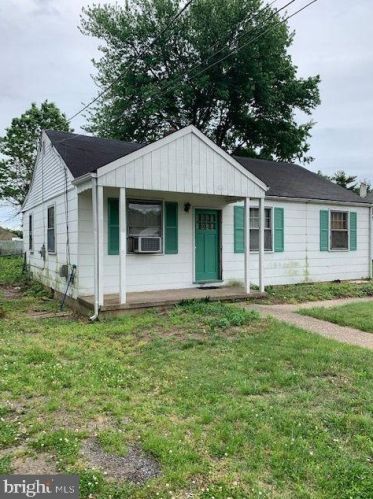 16 Mansion Ave, West Deptford, NJ 08086-2536