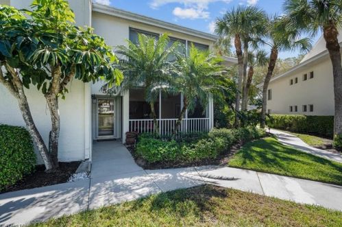 788 Willowbrook Dr, Naples, FL 34108-8539