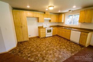 61123 Hamilton Ln, Bend, OR 97702-2629