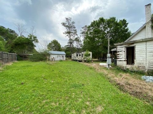 275 Thomas Rd, Beaumont TX 77706-4616 exterior