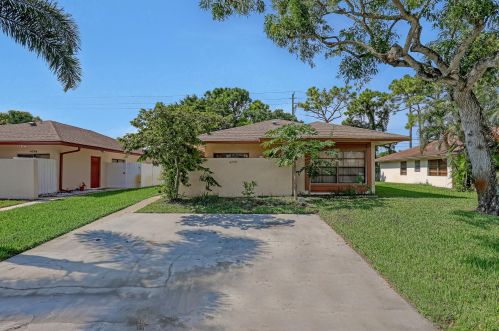 4788 Chacha Ct, West Palm Beach, FL 33415-5646