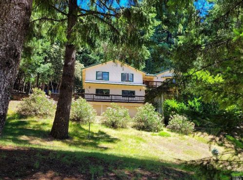 27421 Ridge Rd, Willits CA  95490-8985 exterior