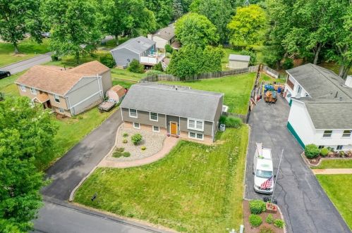 107 Squirrel Hollow Rd, Gibsonia, PA 15044-7923